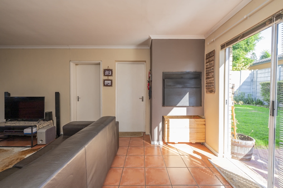 2 Bedroom Property for Sale in Protea Heights Western Cape